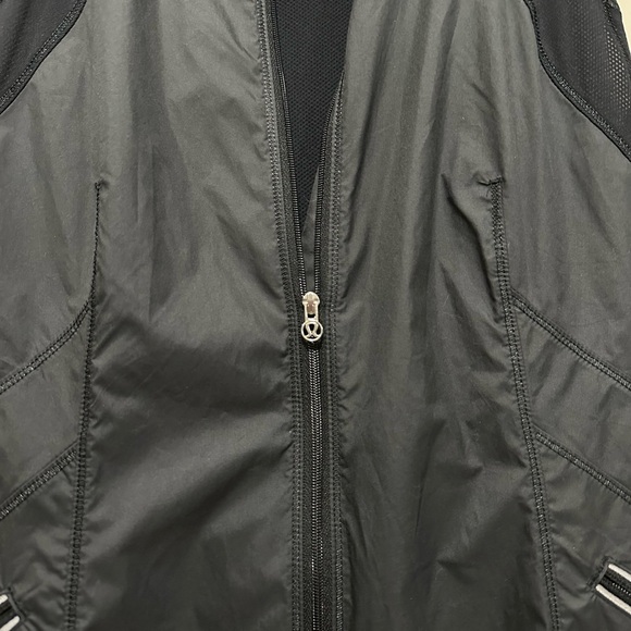 Light Lululemon Running Vest - Picture 2 of 4
